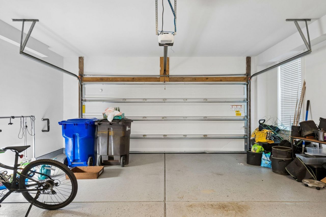 1570 Hancock Street Photo 44