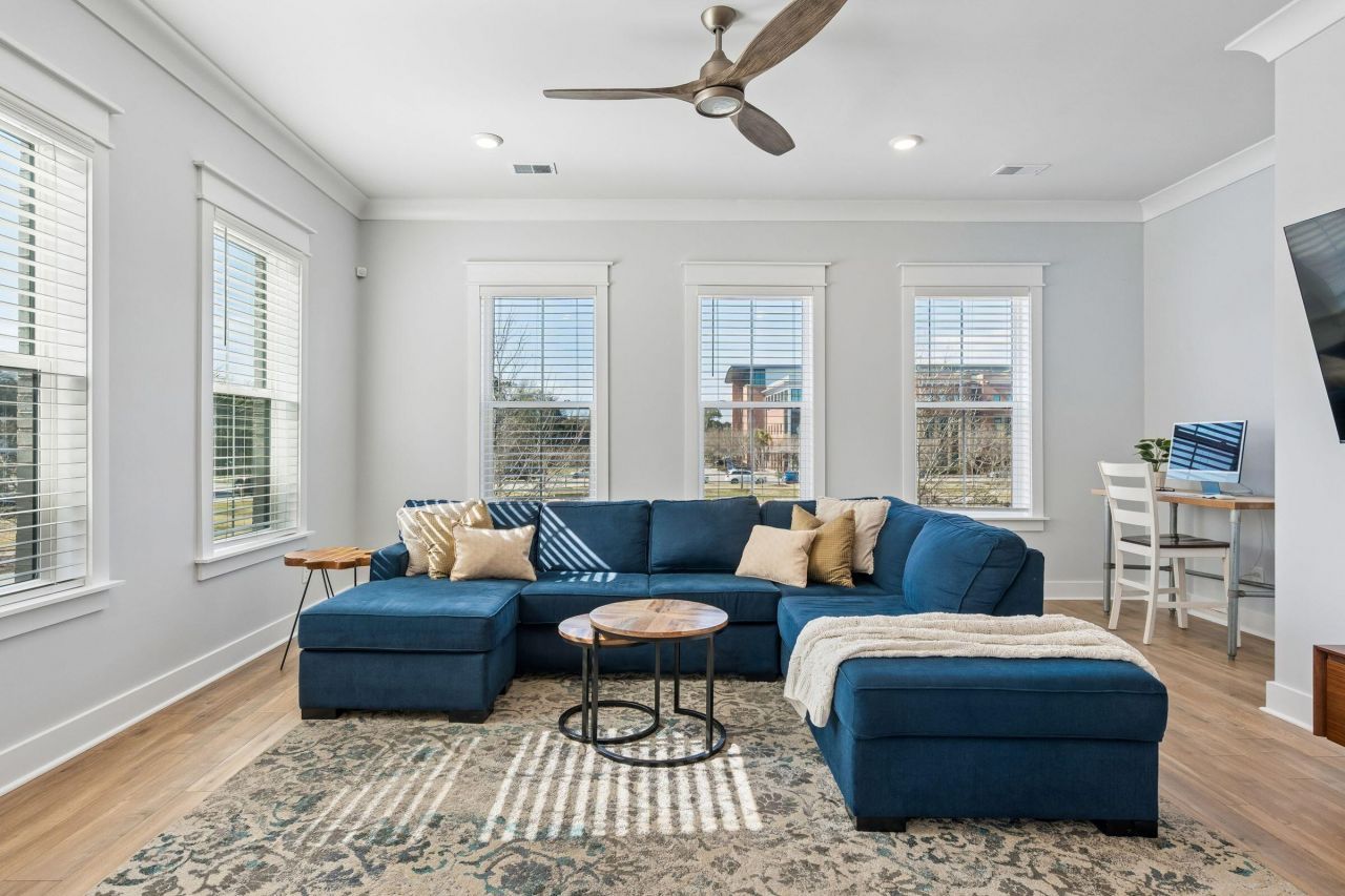 1570 Hancock Street Photo 7