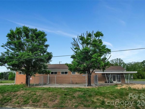 318 Laurel Avenue , Grover, NC 28073