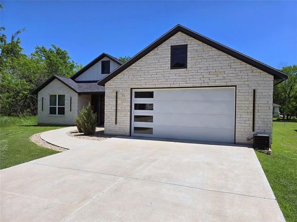 109 Kipapa CT, Bastrop, TX 78602