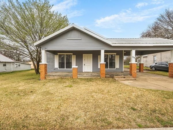 410 S Preston Street, Wolfe City, TX 75496