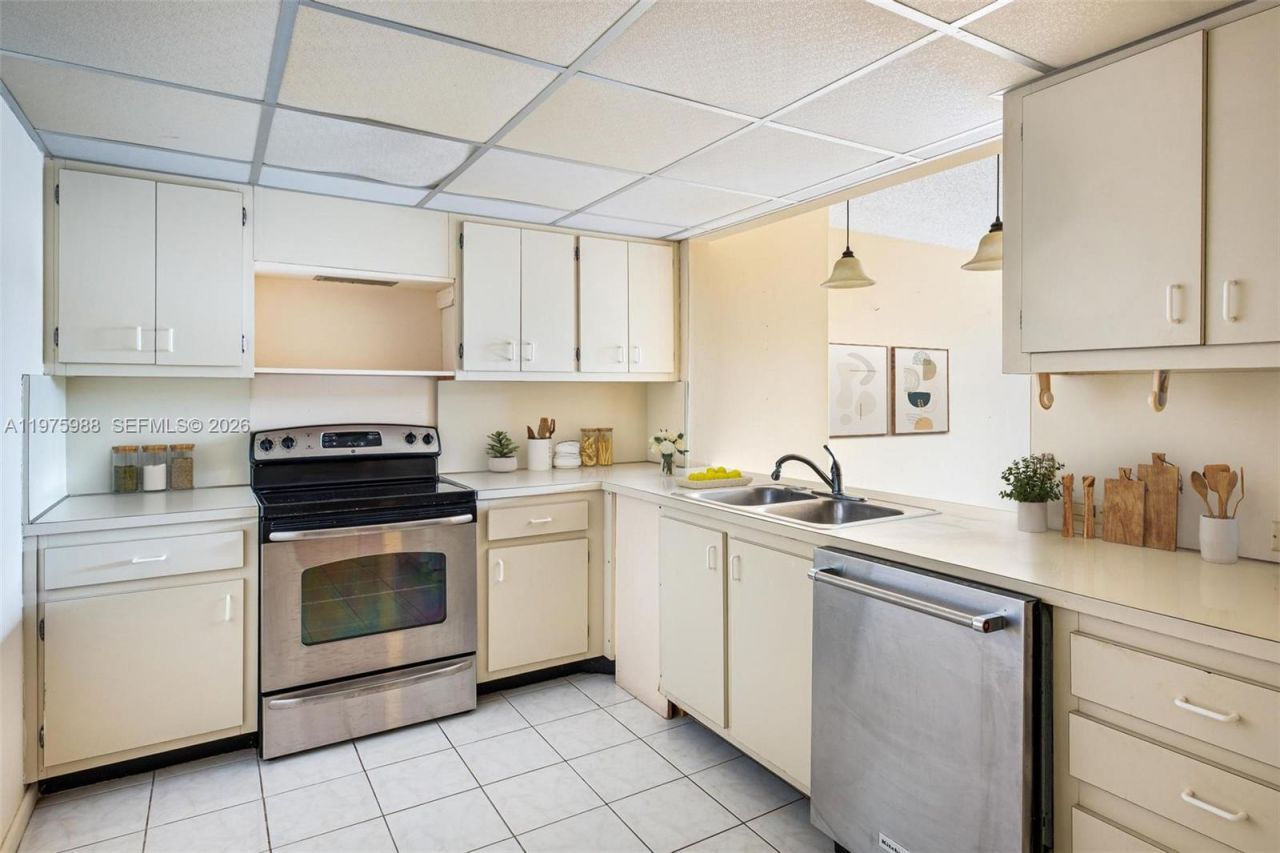 170 Ocean Lane Dr , Unit 310, Key Biscayne, FL 33149 Photo