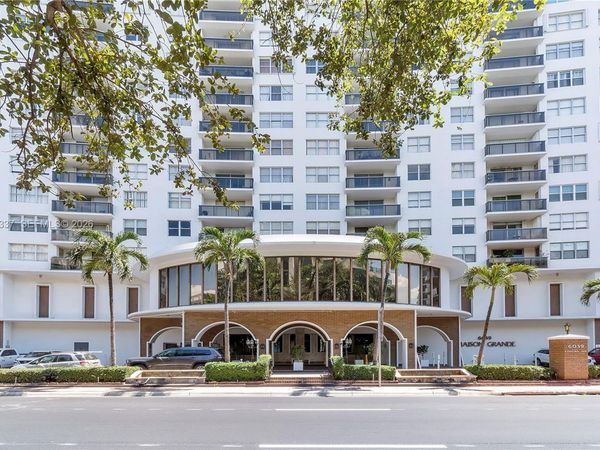 6039 Collins Ave , Unit 829, Miami Beach, FL 33140