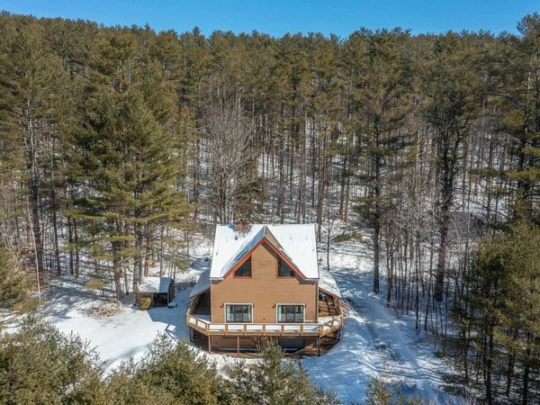 98 Gleason Farm Lane, Jamaica, VT 05343