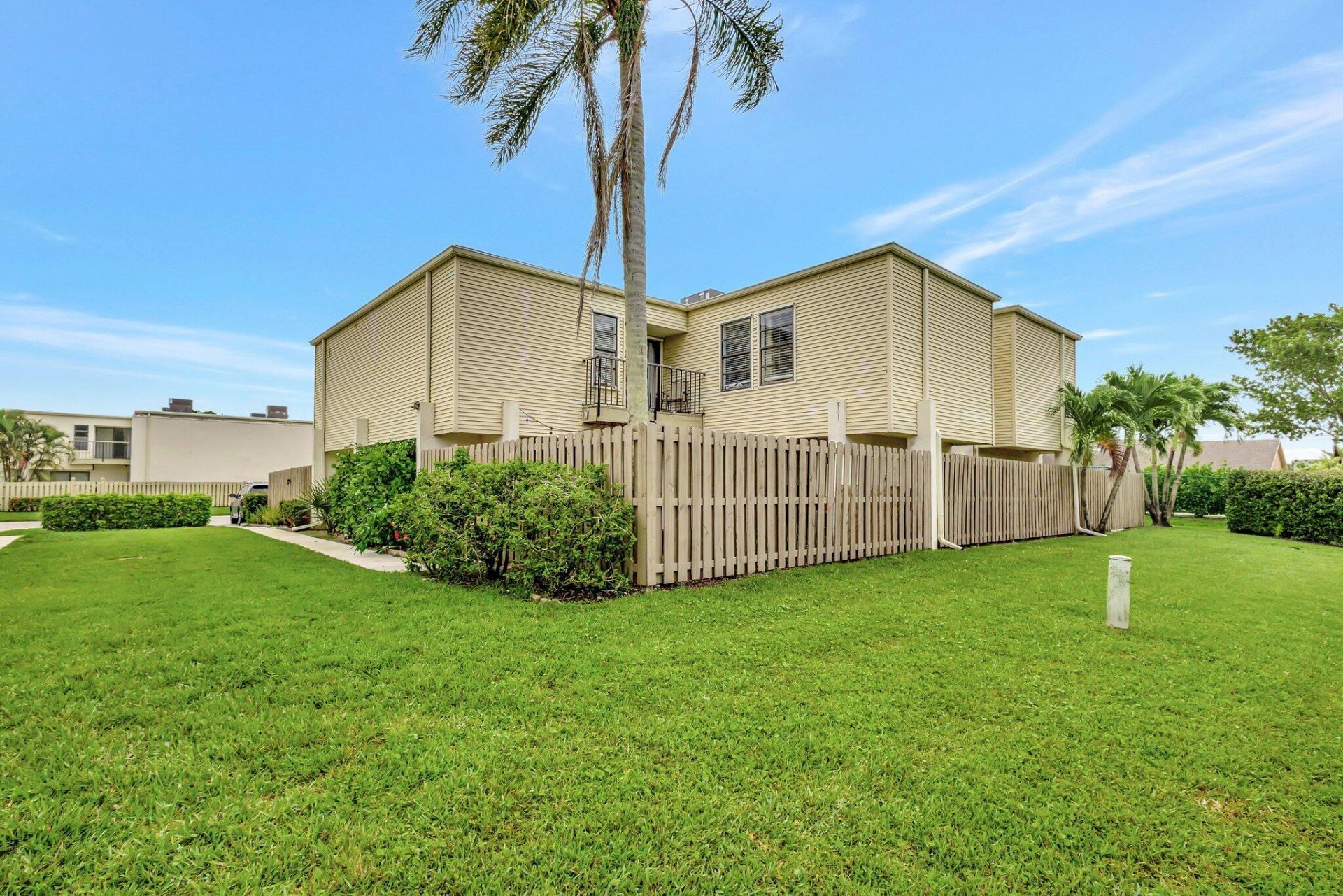 1586 Shaker Circle, Wellington, FL 33414 Photo