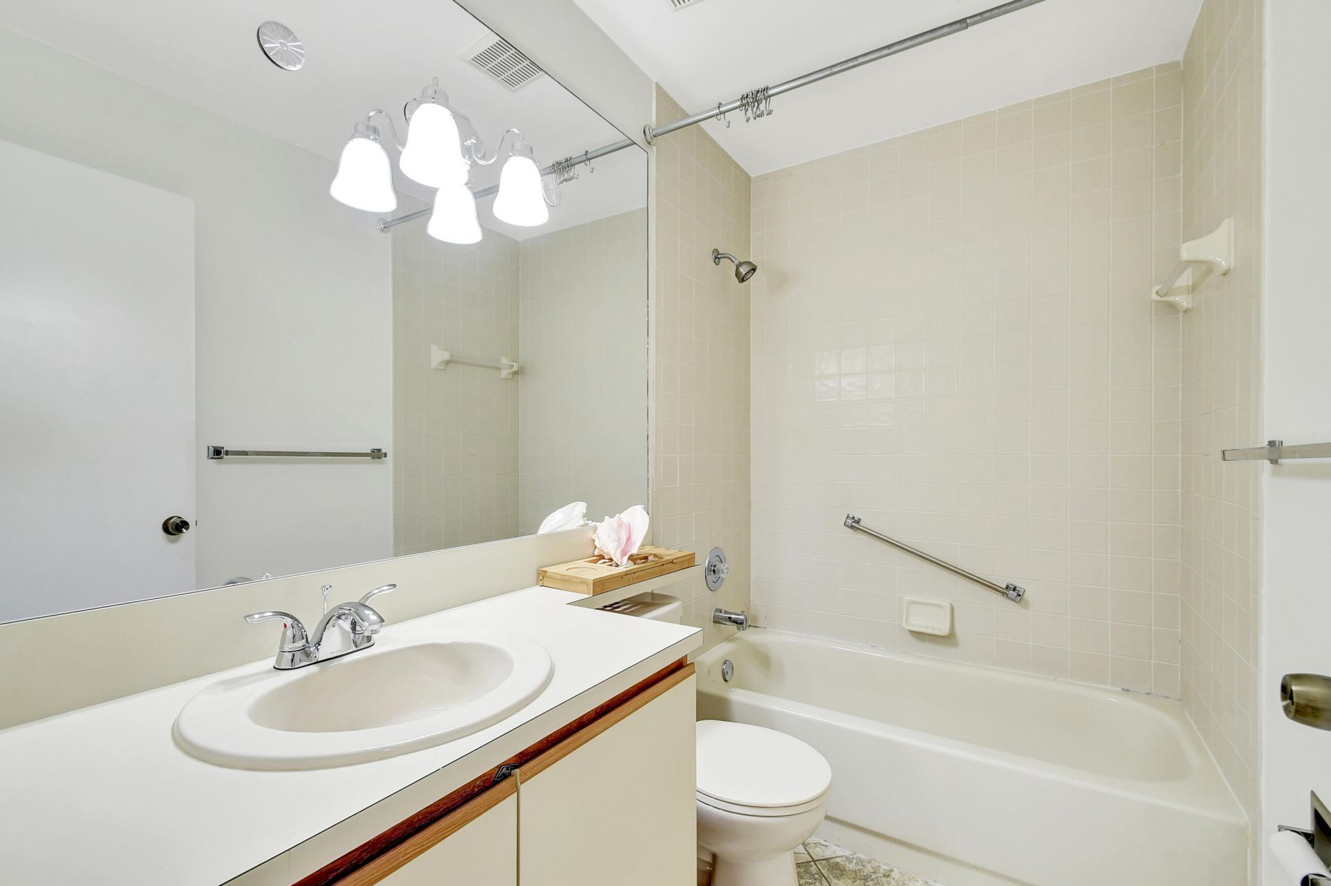 104 Half Moon Circle, Unit #C3, Hypoluxo, FL 33462 Photo