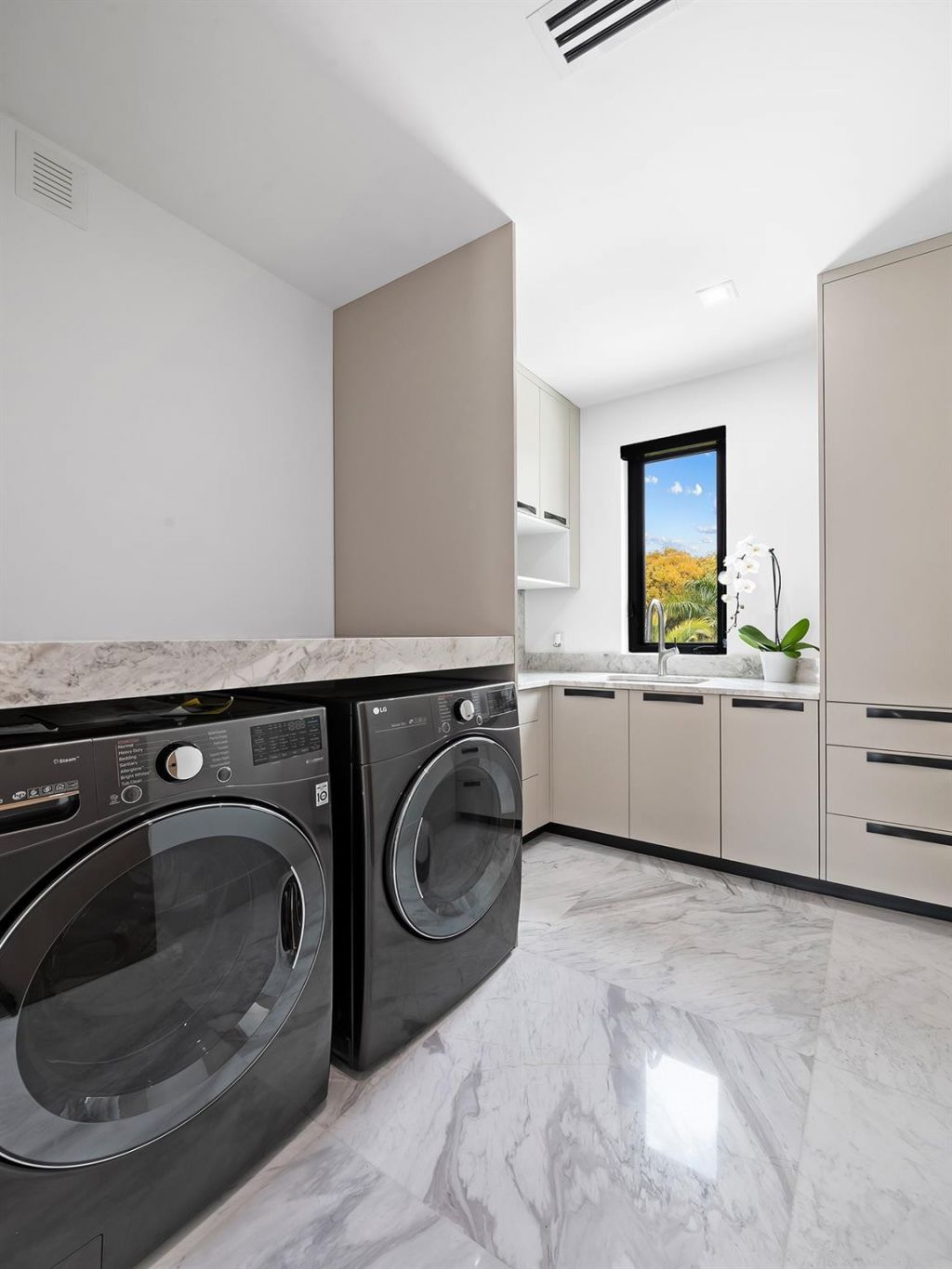 111 Fiesta Way, Fort Lauderdale, FL 33301 Photo