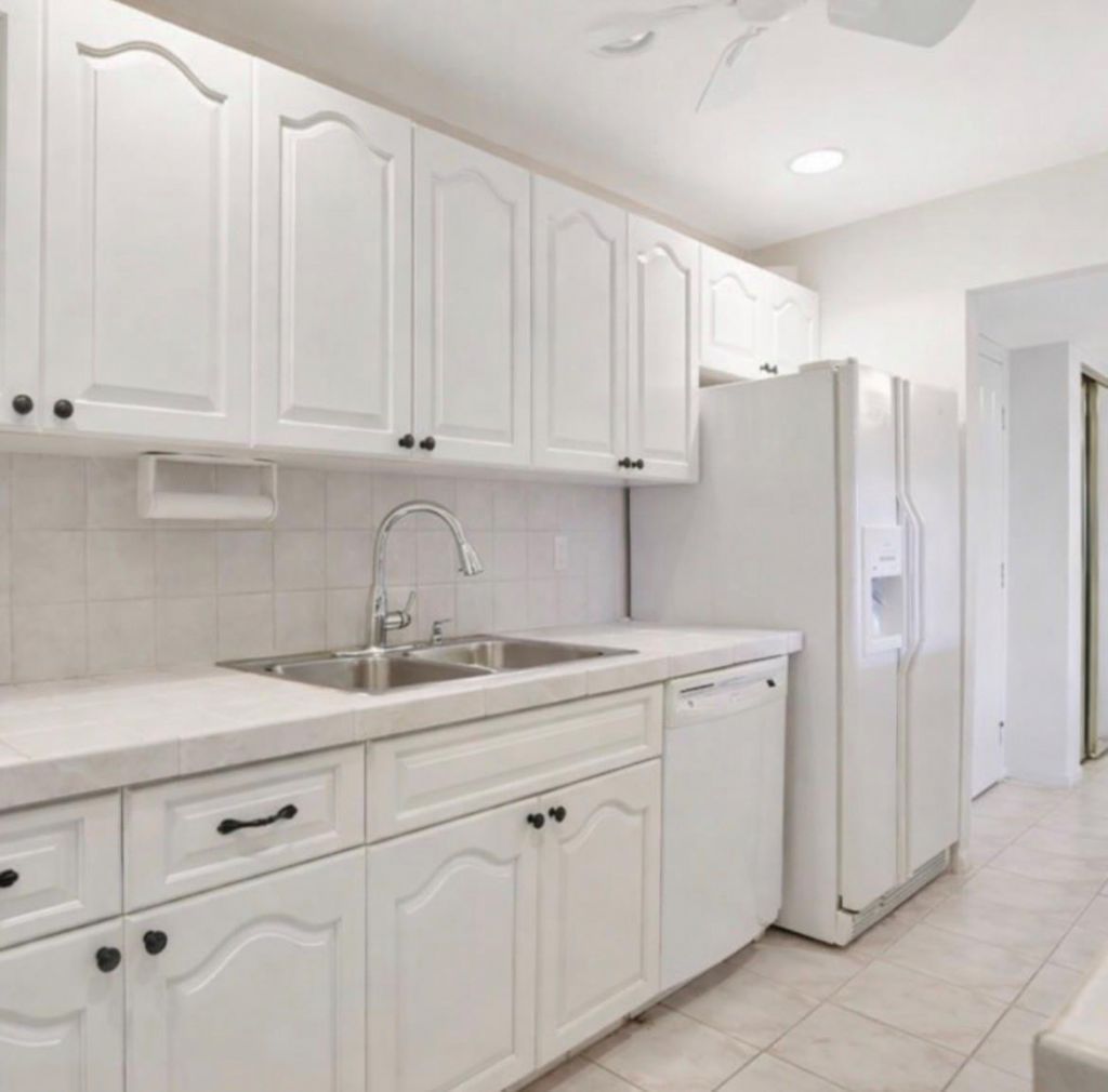 330 SE 20 Avenue, Unit 307, Deerfield Beach, FL 33441 Photo