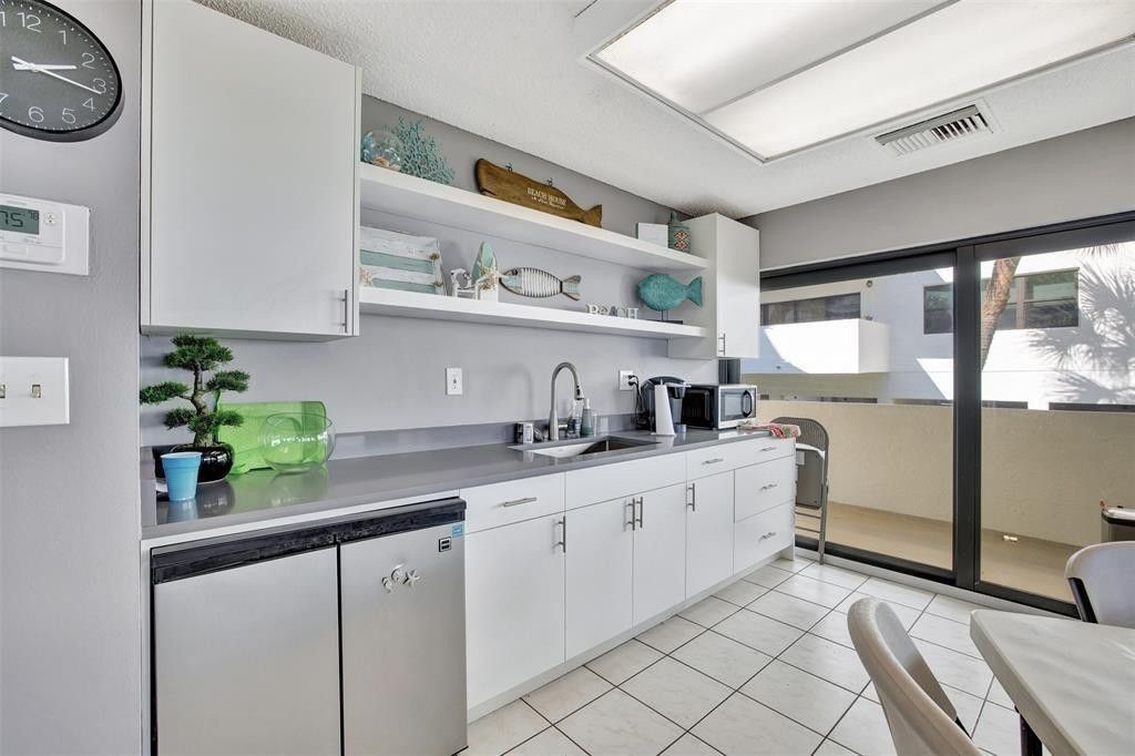 330 SE 20 Avenue, Unit 307, Deerfield Beach, FL 33441 Photo