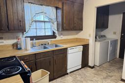 104 Forest Lane photo 4