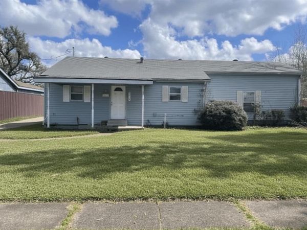 4019 Center Street, Lake Charles, LA 70601