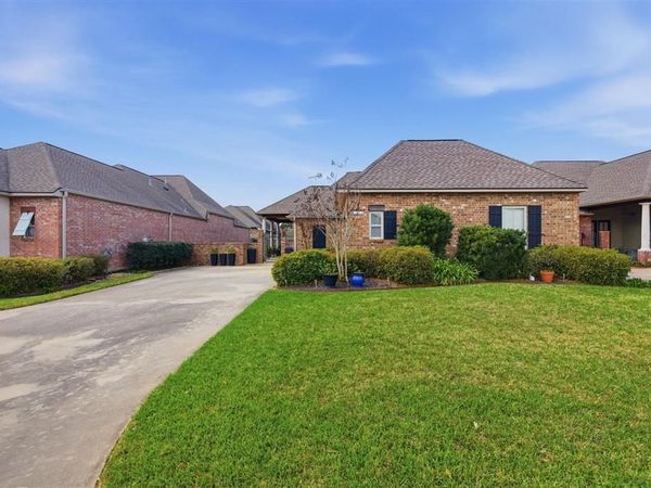 6134 E Azalea Drive E, Lake Charles, LA 70605