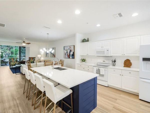 4843 Hampshire CT, Unit 105, NAPLES, FL 34112