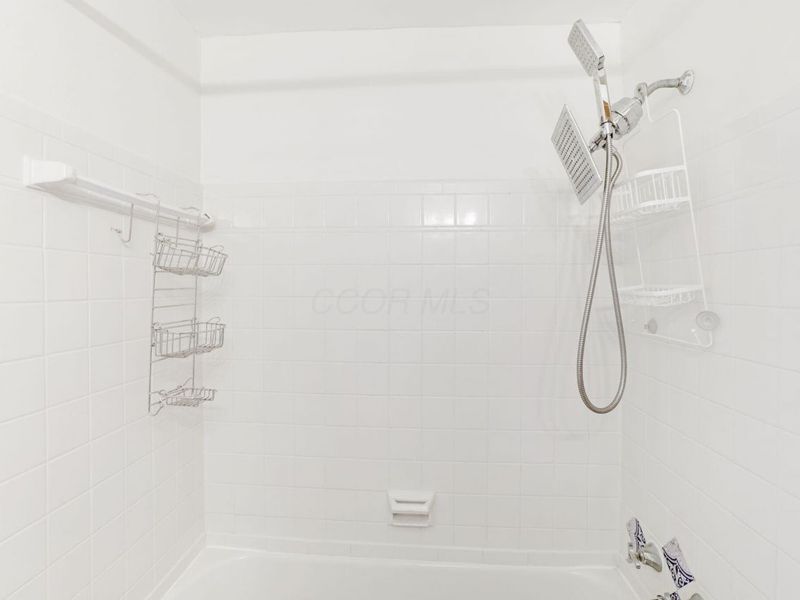 1083 Sells Avenue, Unit 14/ B, Columbus, OH 43212 Photo 14