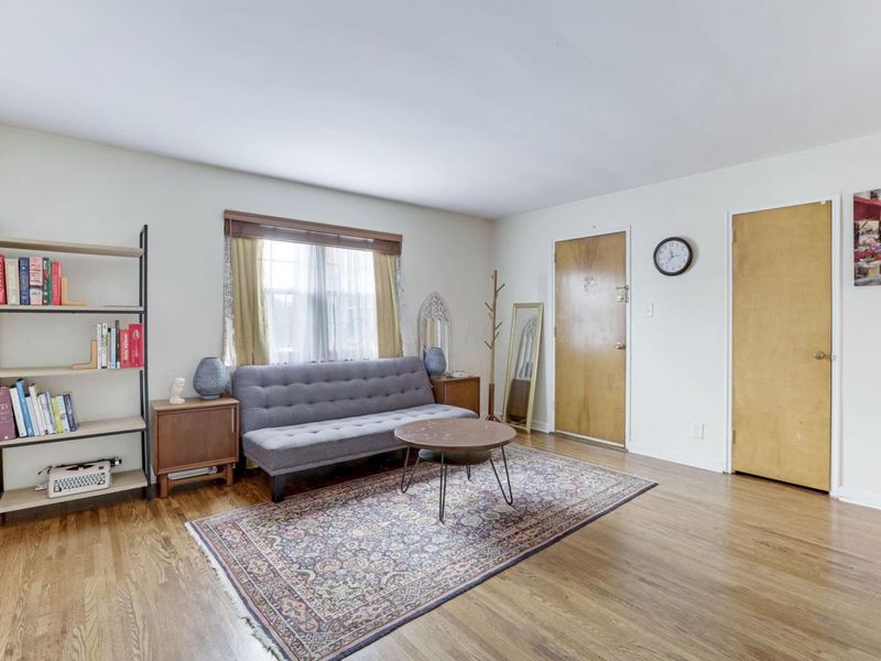 1083 Sells Avenue, Unit 14/ B, Columbus, OH 43212 Photo 4