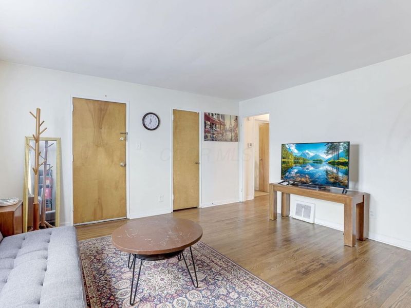 1083 Sells Avenue, Unit 14/ B, Columbus, OH 43212 Photo 5