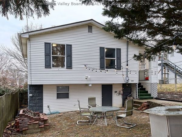 206 Henson Avenue, South Charleston, WV 25303