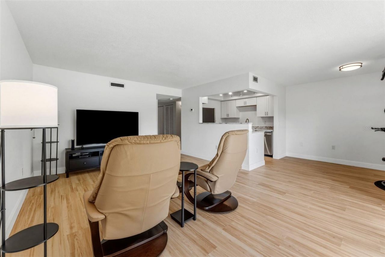 11409 8th Street N, Unit 1503, Saint Petersburg, FL 33716 Photo