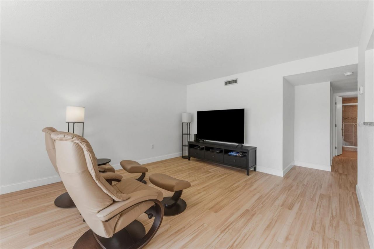 11409 8th Street N, Unit 1503, Saint Petersburg, FL 33716 Photo