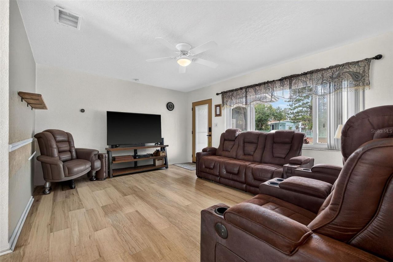 6285 101st Way, Seminole, FL 33772 Photo