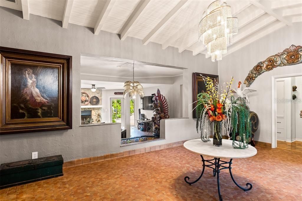 3649 Foster Hill Drive N, Saint Petersburg, FL 33704 Photo