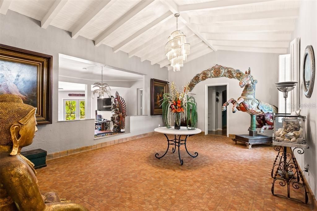 3649 Foster Hill Drive N, Saint Petersburg, FL 33704 Photo