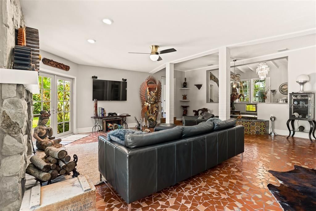 3649 Foster Hill Drive N, Saint Petersburg, FL 33704 Photo