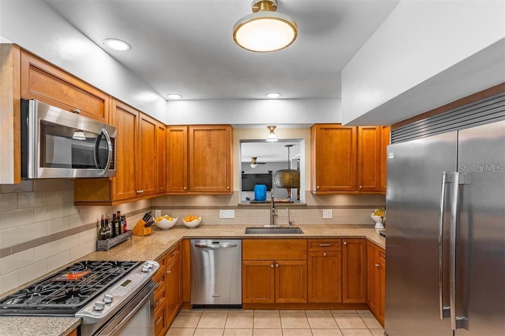 3649 Foster Hill Drive N, Saint Petersburg, FL 33704 Photo