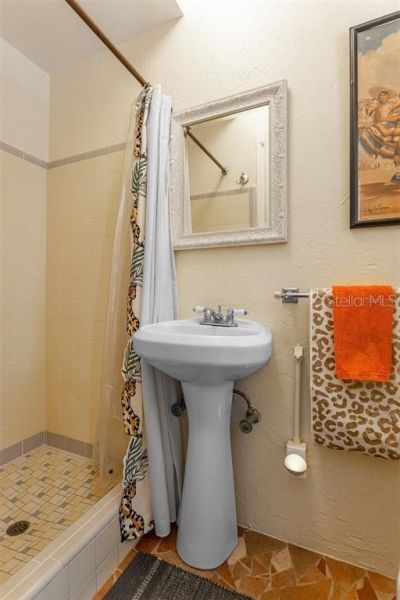 3649 Foster Hill Drive N, Saint Petersburg, FL 33704 Photo