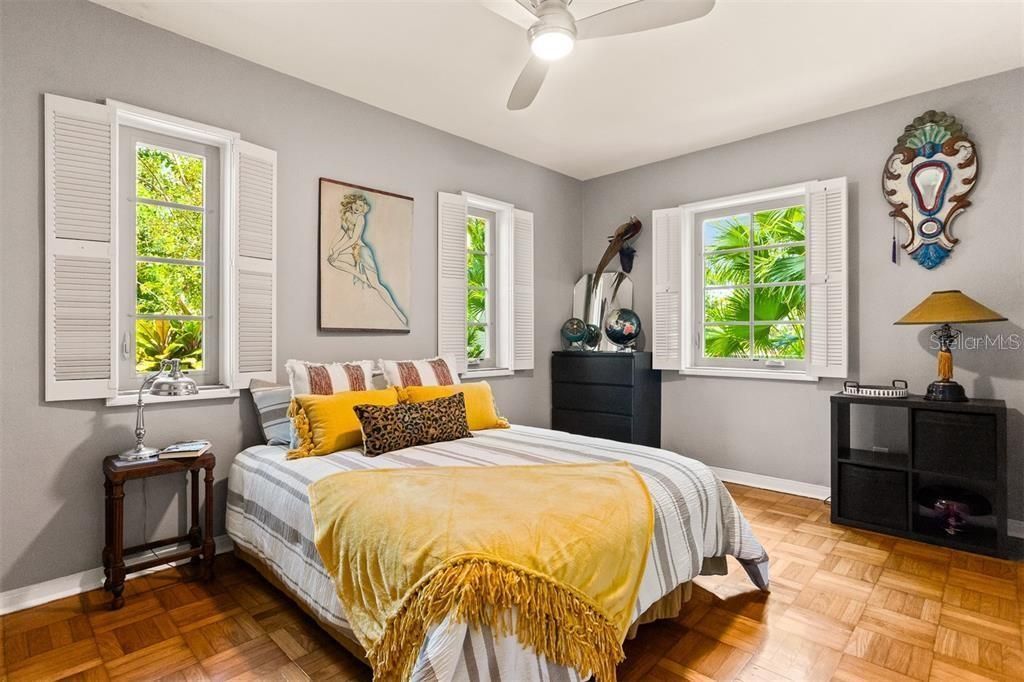 3649 Foster Hill Drive N, Saint Petersburg, FL 33704 Photo