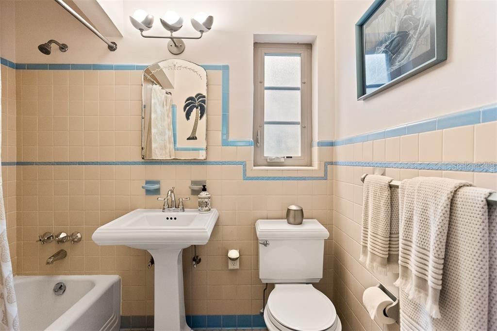 3649 Foster Hill Drive N, Saint Petersburg, FL 33704 Photo