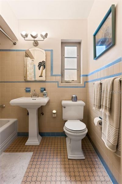 3649 Foster Hill Drive N, Saint Petersburg, FL 33704 Photo