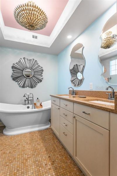 3649 Foster Hill Drive N, Saint Petersburg, FL 33704 Photo