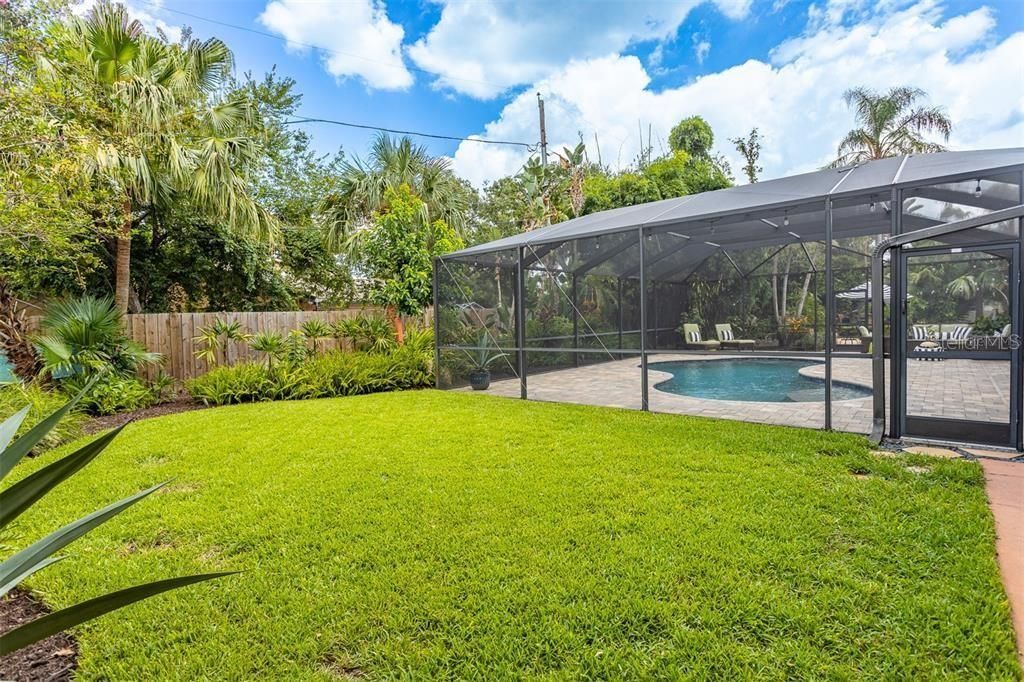 3649 Foster Hill Drive N, Saint Petersburg, FL 33704 Photo