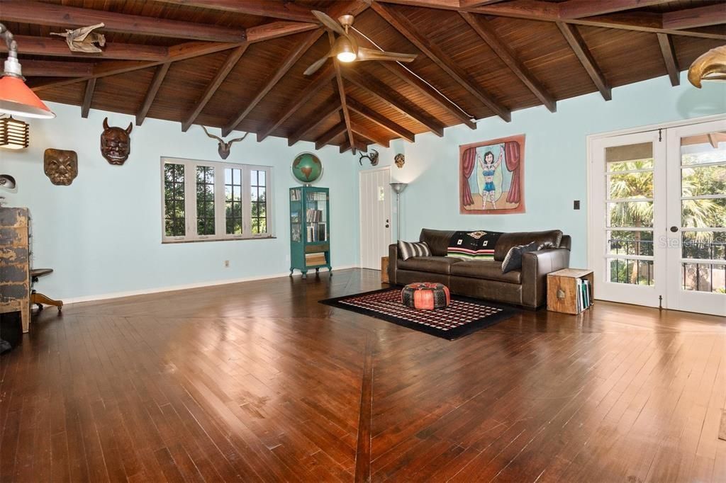 3649 Foster Hill Drive N, Saint Petersburg, FL 33704 Photo