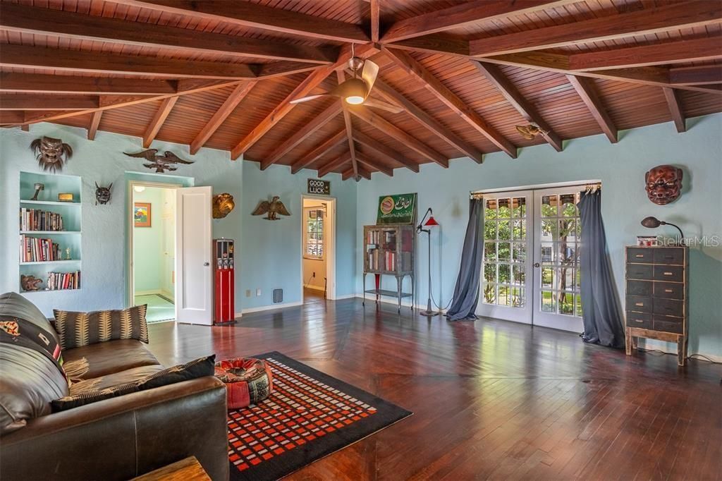 3649 Foster Hill Drive N, Saint Petersburg, FL 33704 Photo