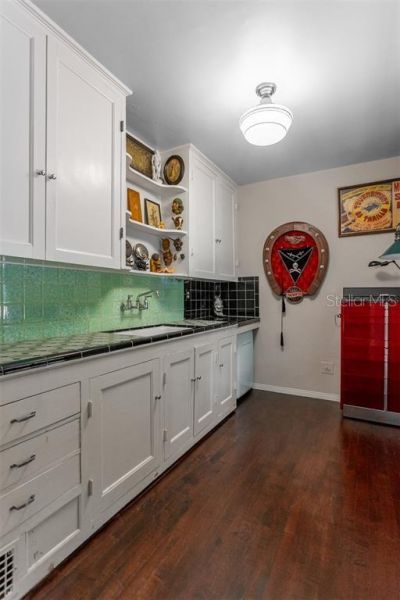 3649 Foster Hill Drive N, Saint Petersburg, FL 33704 Photo