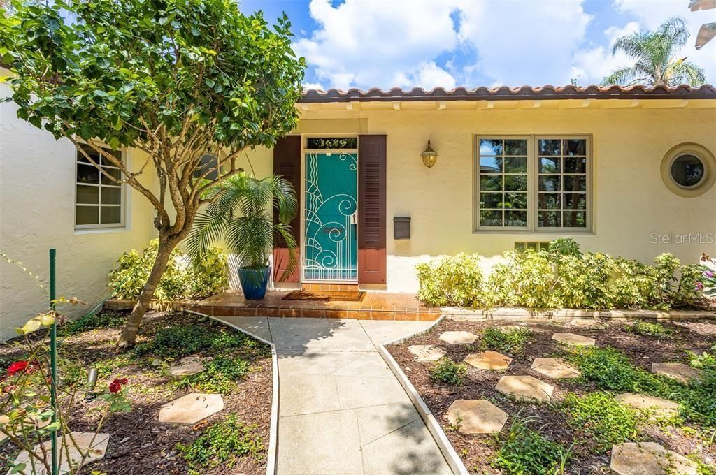 3649 Foster Hill Drive N, Saint Petersburg, FL 33704 Photo