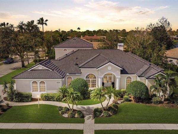 8009 ROYAL BIRKDALE CIRCLE, LAKEWOOD RANCH, FL 34202