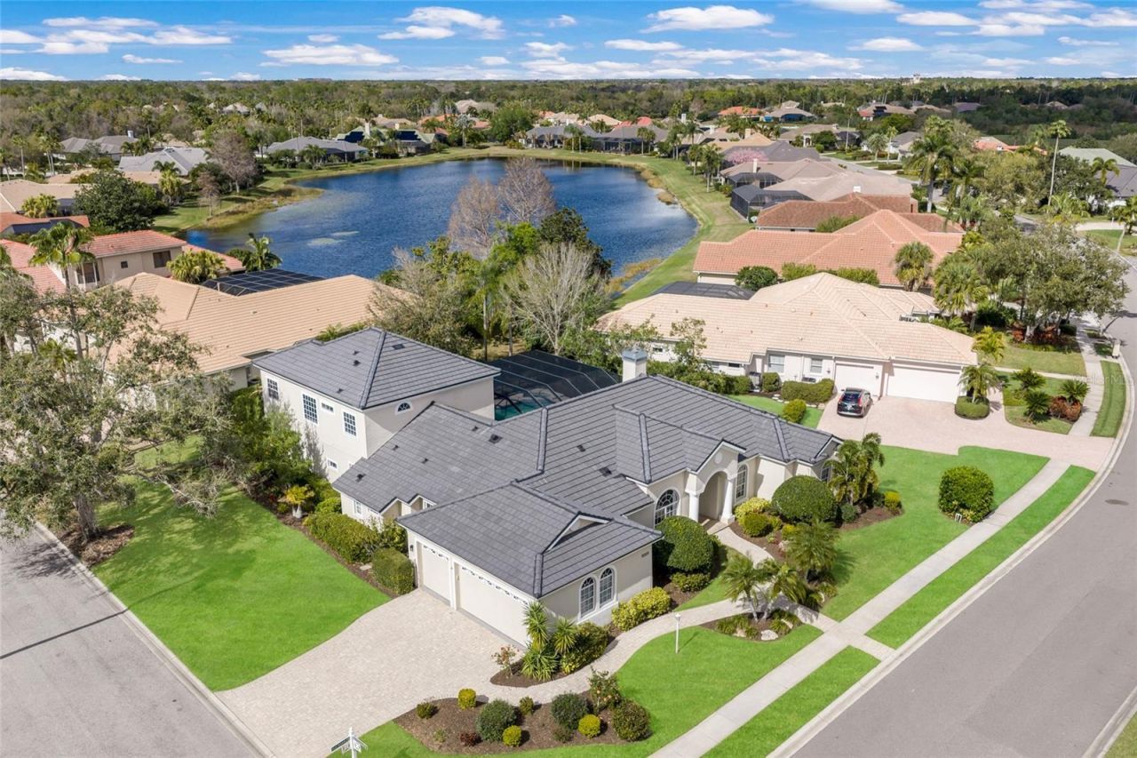 8009 Royal Birkdale Circle, Lakewood Ranch, FL 34202 Photo