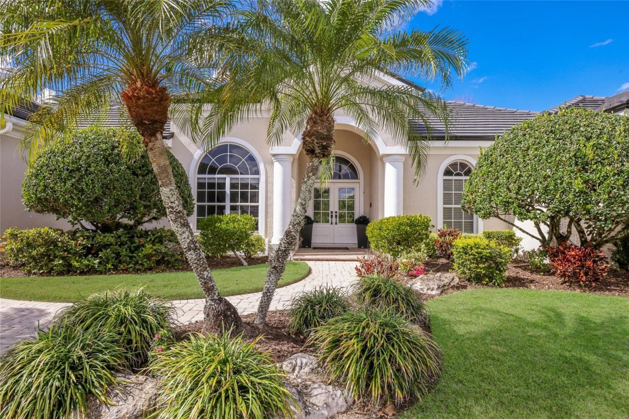 8009 Royal Birkdale Circle, Lakewood Ranch, FL 34202 Photo