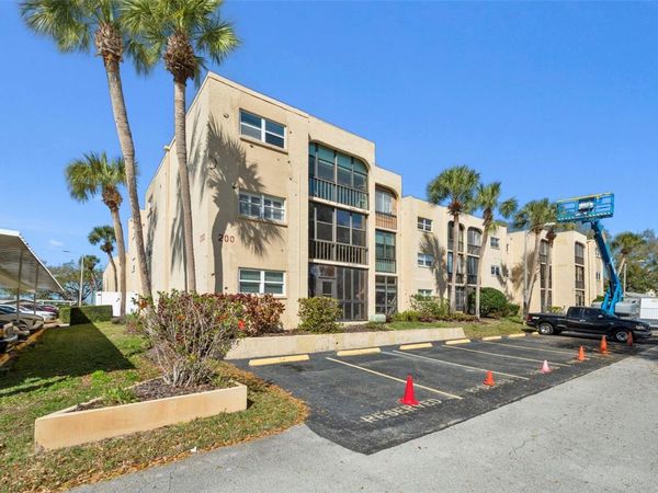 11485 OAKHURST ROAD , Unit 200-208, LARGO, FL 33774