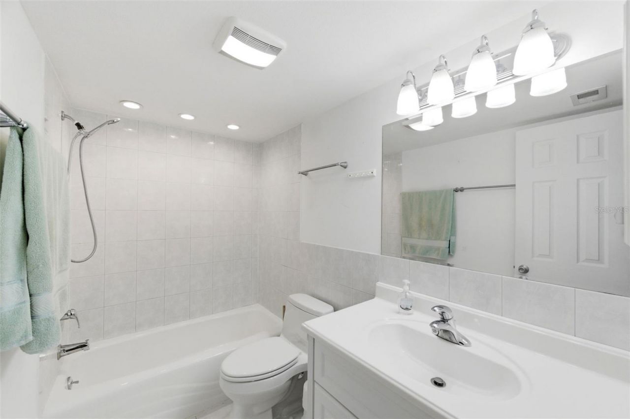 11485 Oakhurst Road , Unit 200-208, Largo, FL 33774 Photo