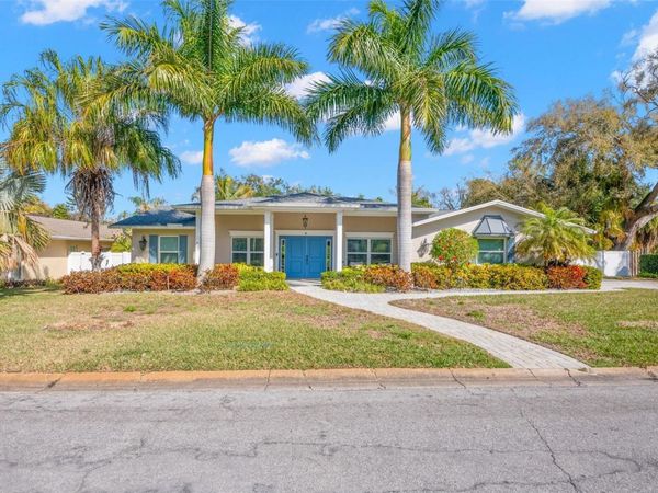 8 AMBLESIDE DRIVE , BELLEAIR, FL 33756