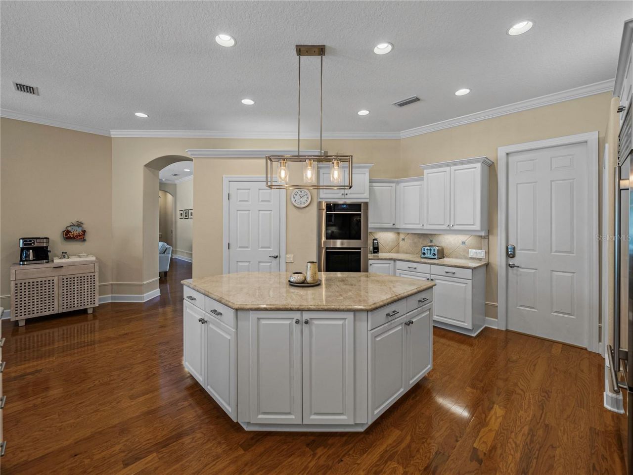 33627 Americana Avenue, Dade City, FL 33525 Photo