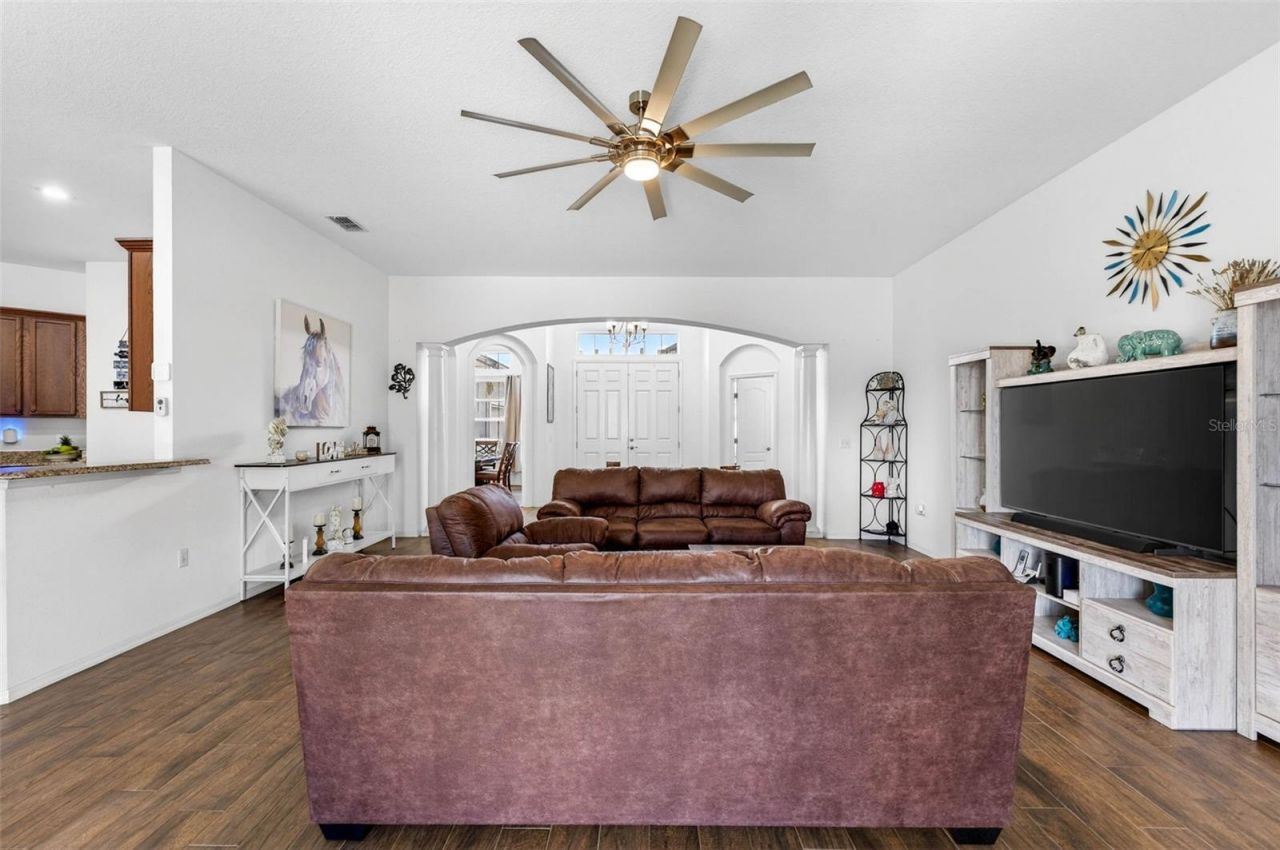 1614 Prairie Blossom Drive , Lakeland, FL 33810 Photo