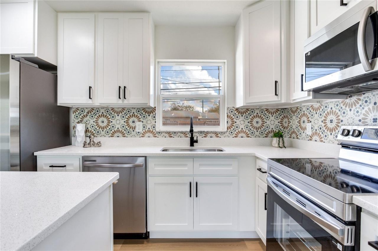 7201 10th Street N, Saint Petersburg, FL 33702 Photo