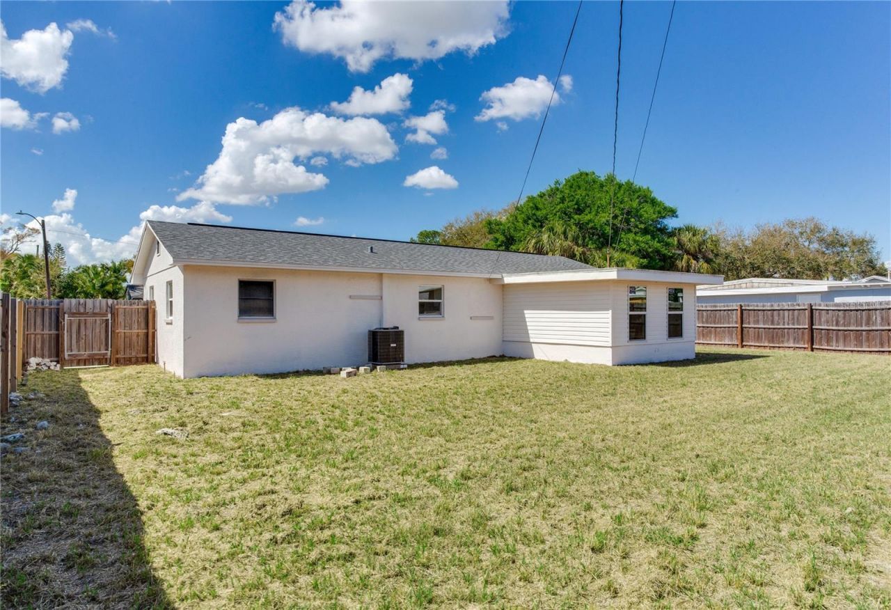 7201 10th Street N, Saint Petersburg, FL 33702 Photo