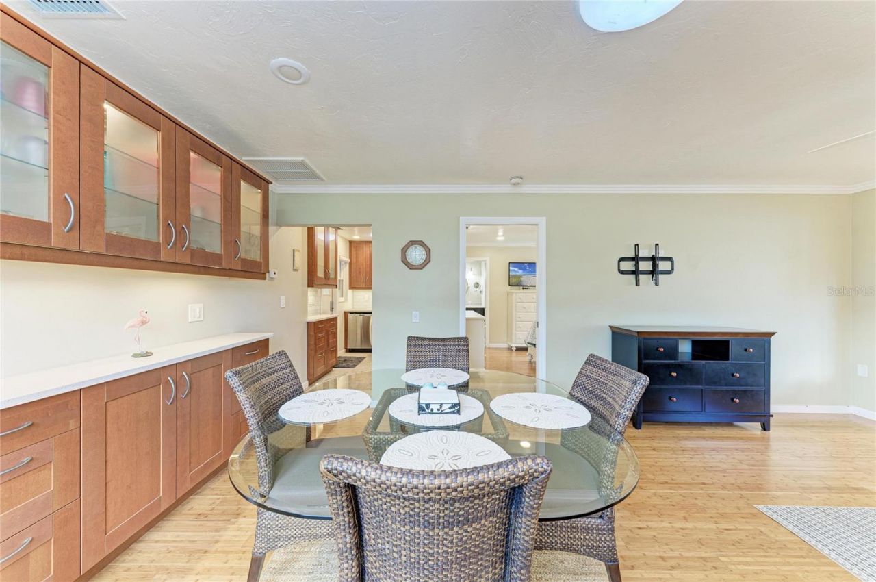 390 301 Boulevard W, Unit 20A, Bradenton, FL 34205 Photo