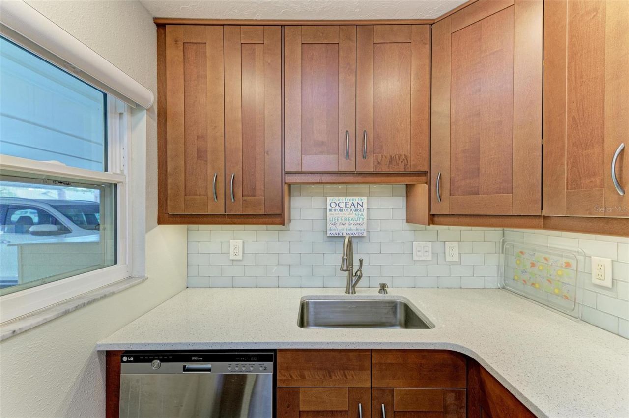 390 301 Boulevard W, Unit 20A, Bradenton, FL 34205 Photo